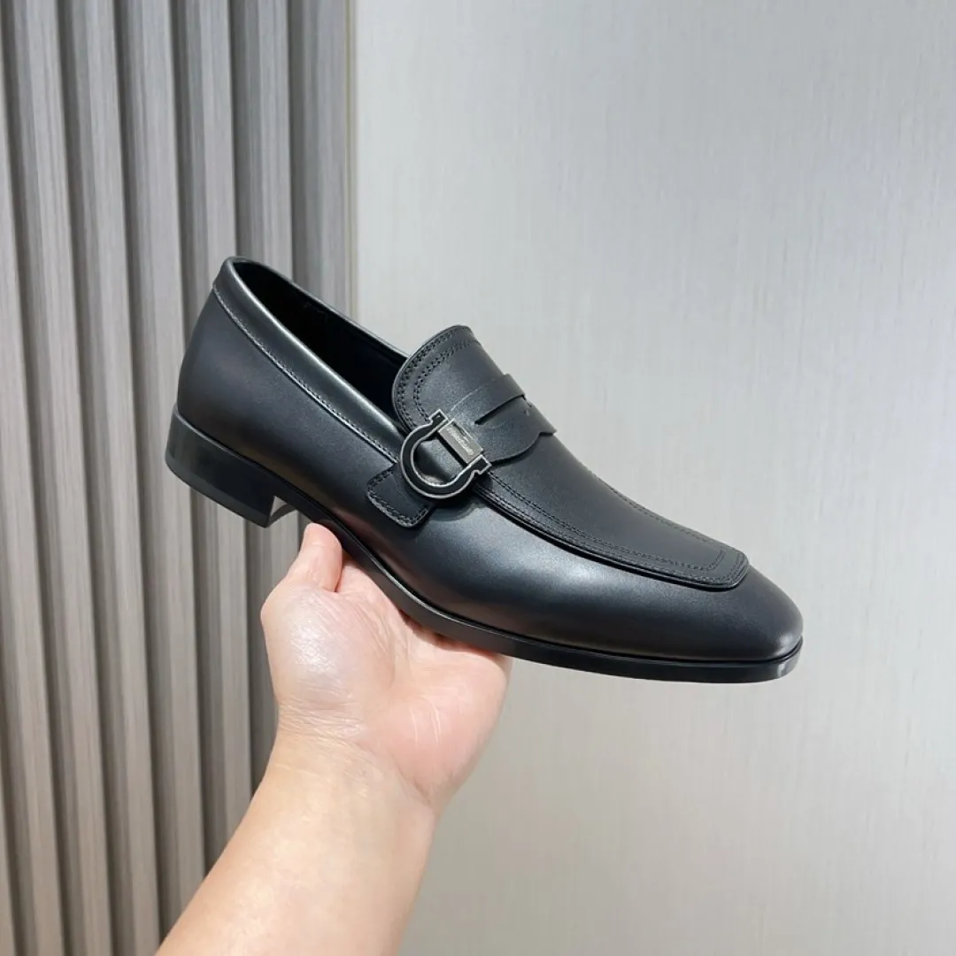Men's Men's Shoes💰P640💰🔥《Ferragamo》👏Latest • High-end top brand luxury ~ purchasing agency, top quality ~. New fashionable business men's shoes🔜The uppers are made of original cashmere cowhide➕cowhide·lining, with fine workmanship. The original stylish and soft combination wear-resistant and non-slip outsole is light and comfortable on the feet. The real thing looks better in real life. Size: 38/44